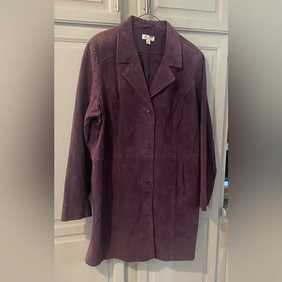 D&Co Luxurious Coat, EUC - Picture 2 of 9